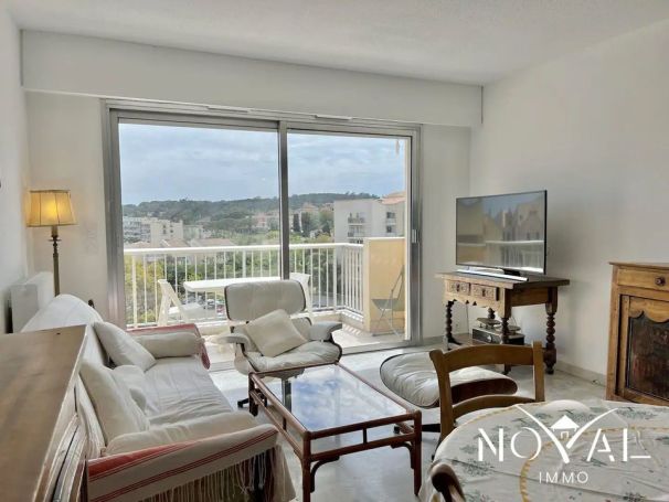 A louer APPARTEMENT T3 66 M2 TERRASSE BORD DE MER LE CANNET