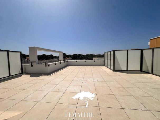 A louer APPARTEMENT DUPLEX DE PRESTIGE NEUF T5 148 M2 TERRASSE BORD DE MER LA PALMYRE