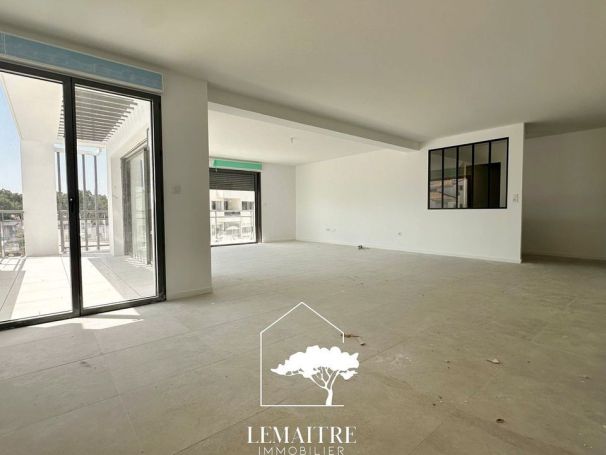 A louer APPARTEMENT DUPLEX DE PRESTIGE NEUF T5 148 M2 TERRASSE BORD DE MER LA PALMYRE