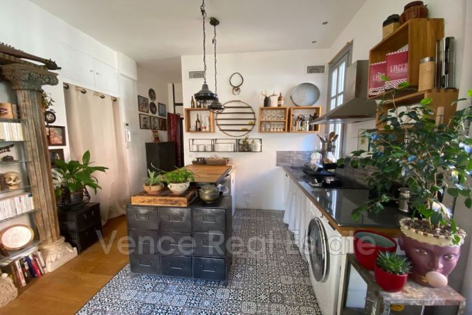 A louer APPARTEMENT T2 35 M2 TERRASSE BORD DE MER VENCE