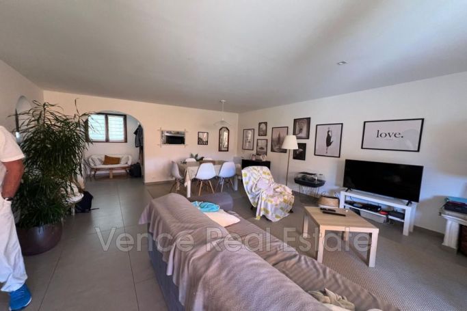 A louer APPARTEMENT T4 84 M2 TERRASSE  VENCE