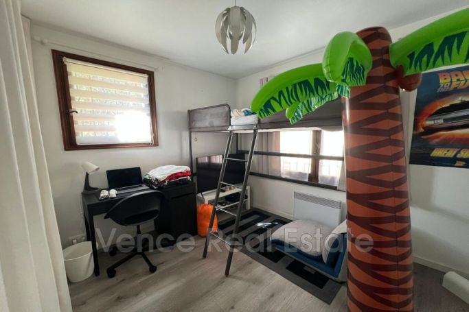 A louer APPARTEMENT T4 84 M2 TERRASSE  VENCE