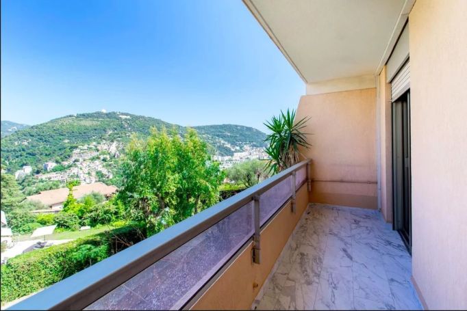A louer APPARTEMENT DE PRESTIGE T4 153 M2 TERRASSE BORD DE MER NICE