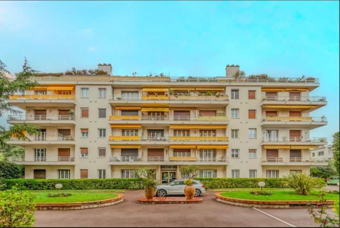 A louer APPARTEMENT DE PRESTIGE T4 78 M2 TERRASSE VUE MER NICE