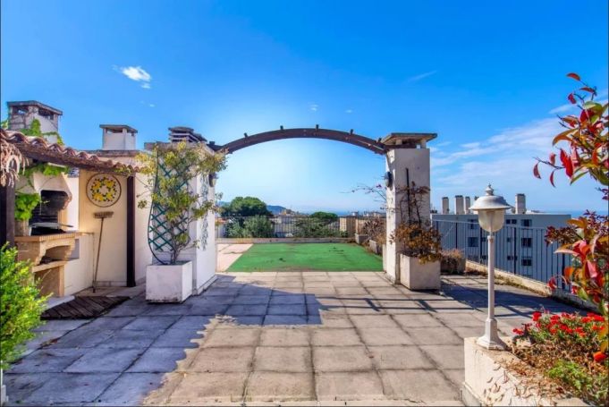 A louer APPARTEMENT DE PRESTIGE T4 144 M2 TERRASSE BORD DE MER NICE