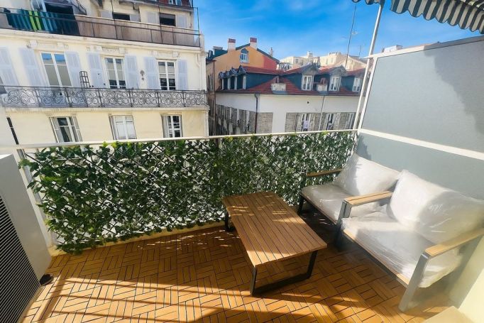 A louer APPARTEMENT T3 TERRASSE BORD DE MER NICE