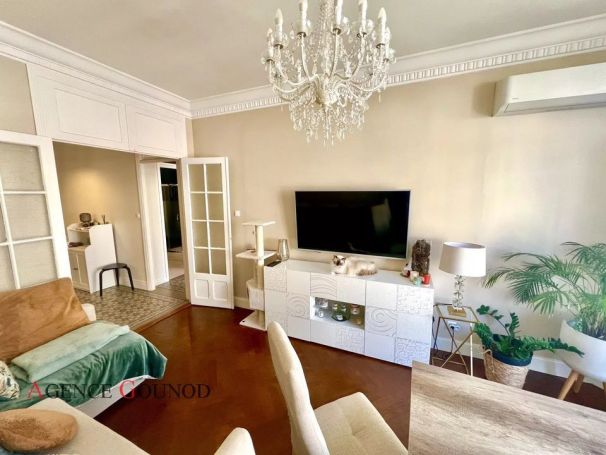 A louer APPARTEMENT DE PRESTIGE T3 90 M2 TERRASSE PLAGE à PIED NICE