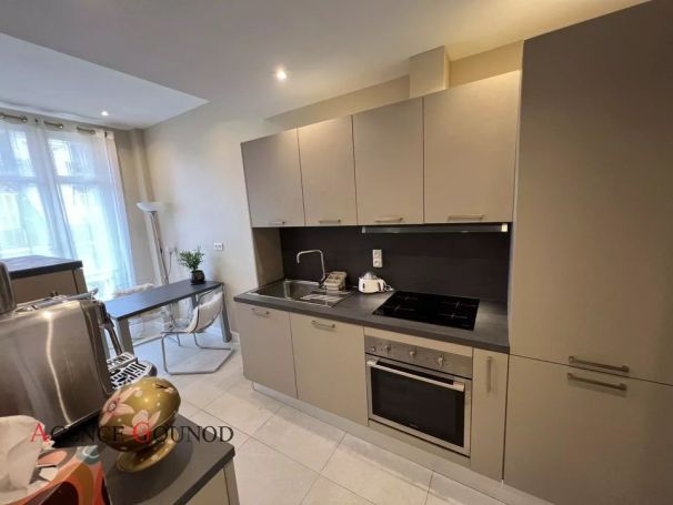 A louer APPARTEMENT DE PRESTIGE T3 90 M2 TERRASSE PLAGE à PIED NICE