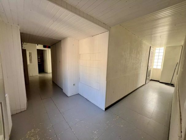 A louer APPARTEMENT T4 90 M2  NIMES