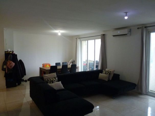 A louer APPARTEMENT T4 80 M2  PEYROLLES EN PROVENCE