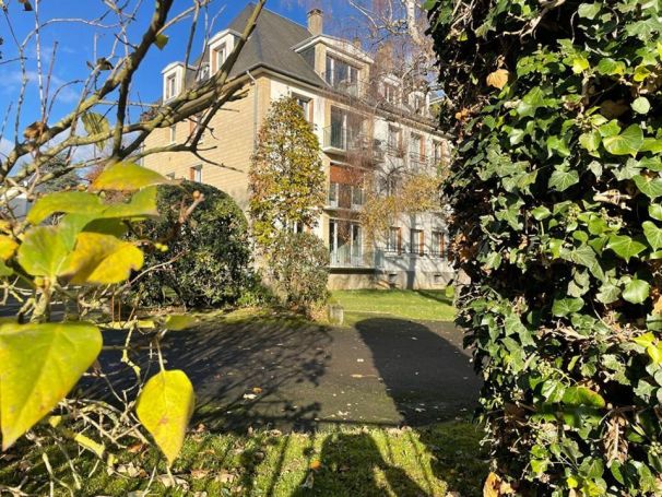 A louer APPARTEMENT T5 91 M2  CAEN