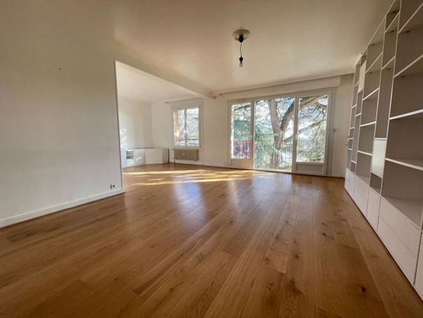 A louer APPARTEMENT T5 91 M2  CAEN