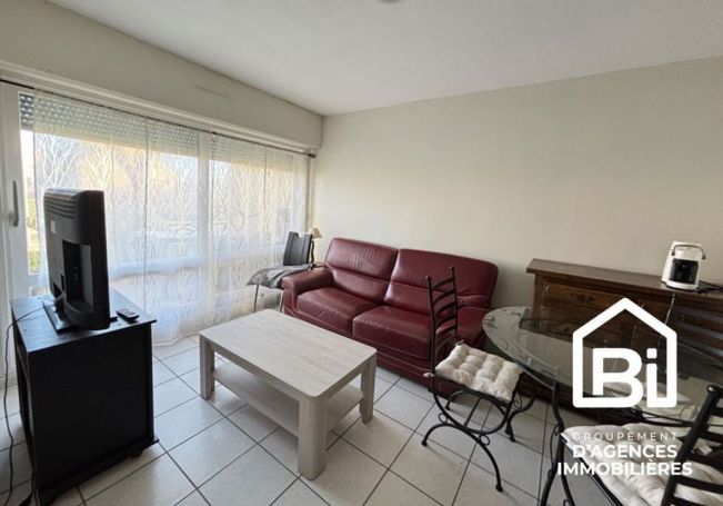 A louer APPARTEMENT T2 33 M2 TERRASSE BORD DE MER COURSEULLES SUR MER