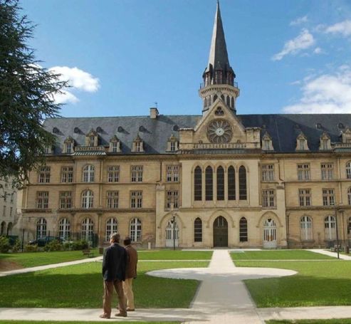 A louer APPARTEMENT T4 123 M2  CAEN