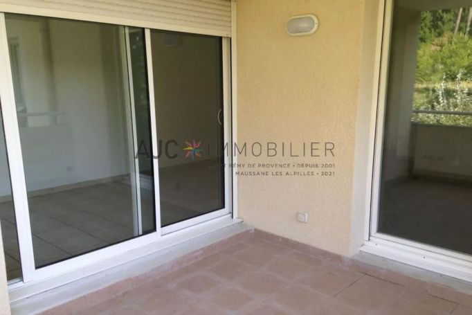 A louer STUDIO  36 M2 TERRASSE  SAINT REMY DE PROVENCE