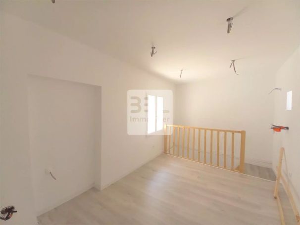 A louer APPARTEMENT T2 98 M2 TERRASSE  BAGNOLS SUR CEZE