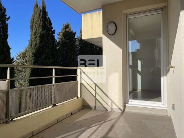 A louer APPARTEMENT T2 44 M2 TERRASSE  BAGNOLS SUR CEZE