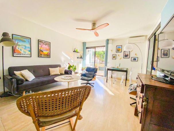 A louer APPARTEMENT T3 68 M2 TERRASSE BORD DE MER TOULON