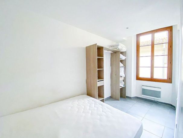 A louer APPARTEMENT T2 30 M2 BORD DE MER TOULON