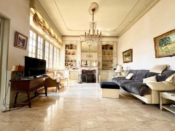 A louer MAISON  DE MAîTRE BORD DE MER TOULON