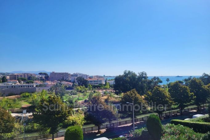 A louer APPARTEMENT T3 64 M2 TERRASSE VUE MER CAGNES SUR MER