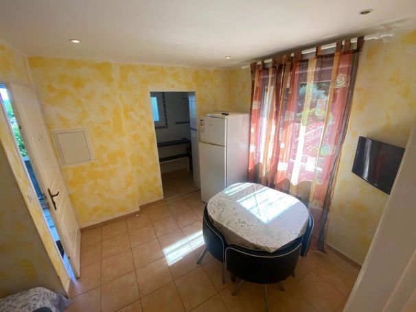 A louer APPARTEMENT T2 25 M2  PRADES LE LEZ