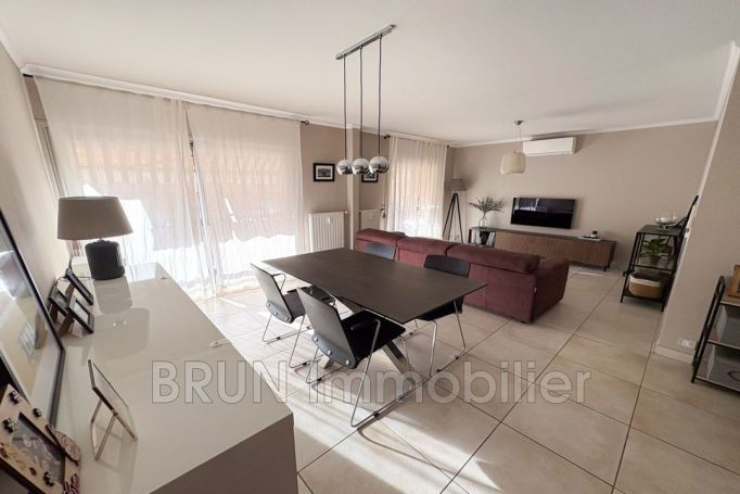 A louer APPARTEMENT T3 88 M2 BORD DE MER ANTIBES