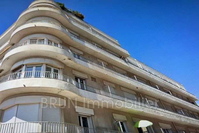 A louer APPARTEMENT T2 50 M2 TERRASSE BORD DE MER ANTIBES