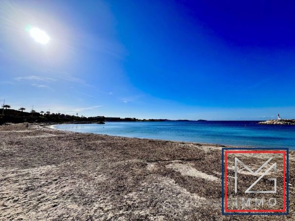 A louer APPARTEMENT T3 60 M2 BORD DE MER SIX FOURS LES PLAGES