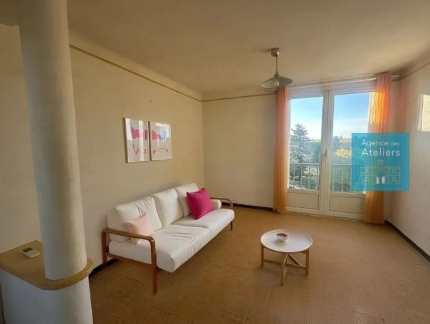 A louer APPARTEMENT T3 54 M2 BORD DE MER ARLES