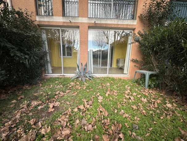 A louer APPARTEMENT DE PRESTIGE T3 90 M2  SAINT MARTIN DE CRAU