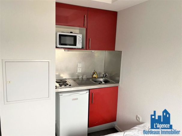 A louer STUDIO  19 M2  BORDEAUX
