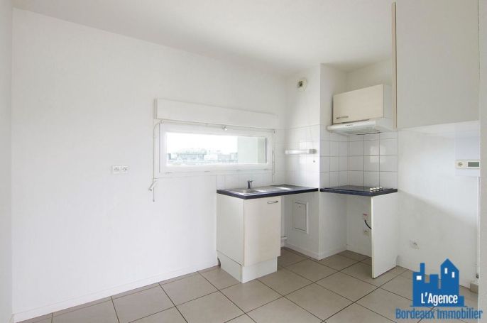 A louer APPARTEMENT T3 65 M2  LORMONT