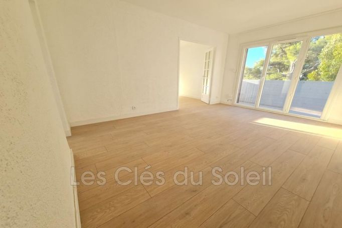 A louer APPARTEMENT T4 63 M2 BORD DE MER TOULON