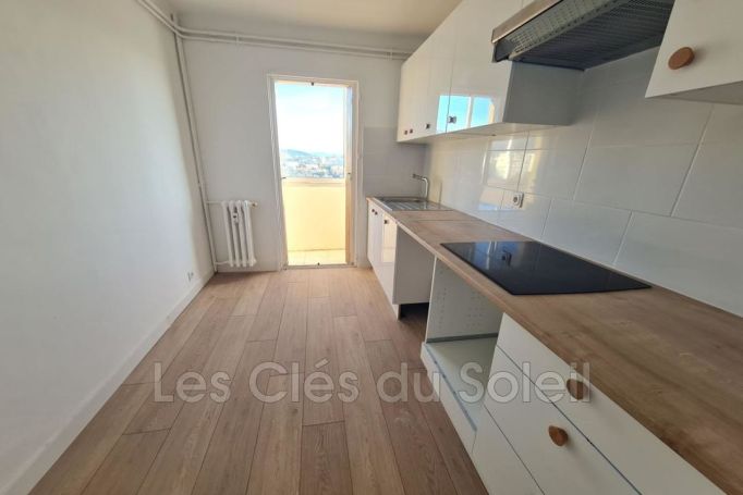 A louer APPARTEMENT T4 63 M2 BORD DE MER TOULON