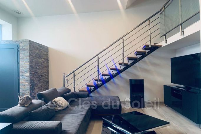 A louer APPARTEMENT DUPLEX T4 90 M2 BORD DE MER TOULON