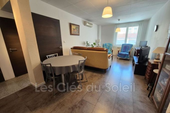 A louer APPARTEMENT T3 55 M2 BORD DE MER TOULON
