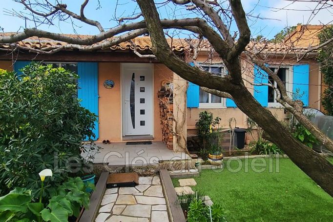 A louer MAISON  4 PIECES 95 M2 BORD DE MER LA LONDE LES MAURES