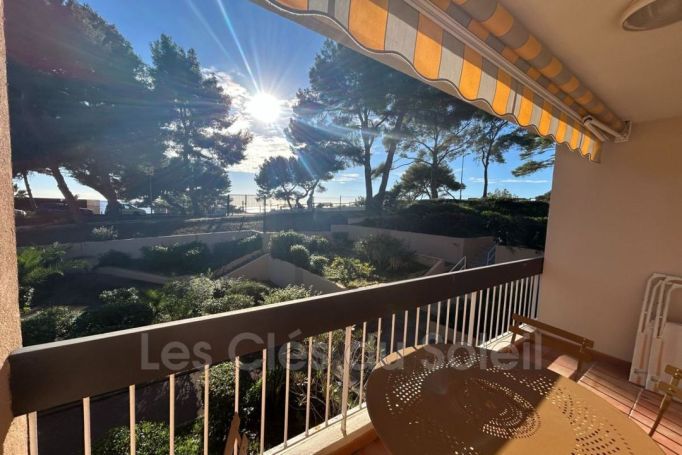 A louer APPARTEMENT T3 62 M2 TERRASSE BORD DE MER BANDOL