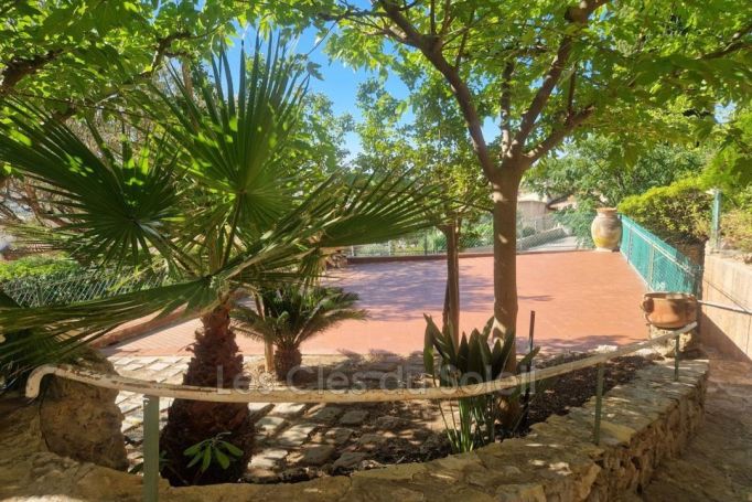 A louer MAISON  DE MAîTRE BORD DE MER LA VALETTE DU VAR