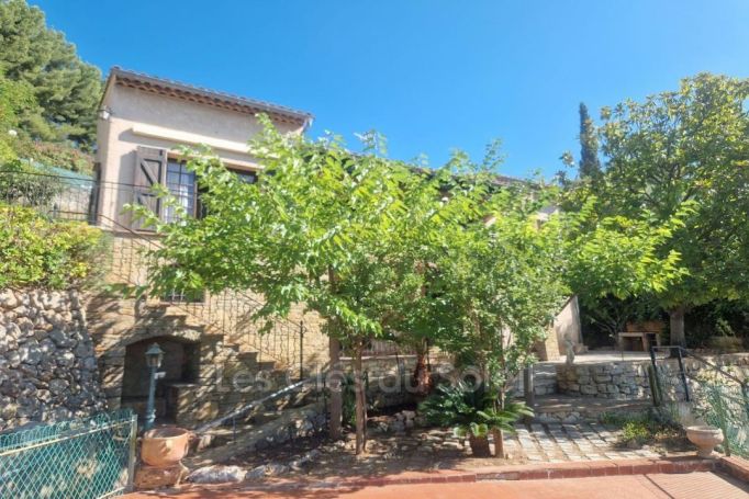 A louer MAISON  DE MAîTRE BORD DE MER LA VALETTE DU VAR