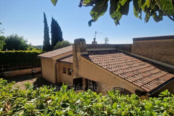 A louer MAISON  DE MAîTRE BORD DE MER LA VALETTE DU VAR