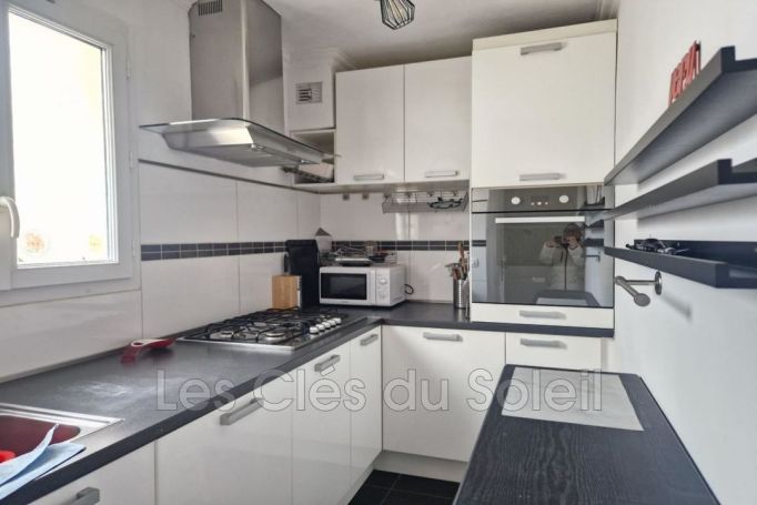 A louer APPARTEMENT T2 32 M2 PLAGE à PIED SIX FOURS LES PLAGES