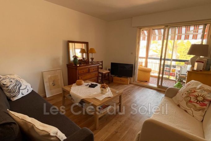 A louer STUDIO  28 M2 VUE MER BANDOL