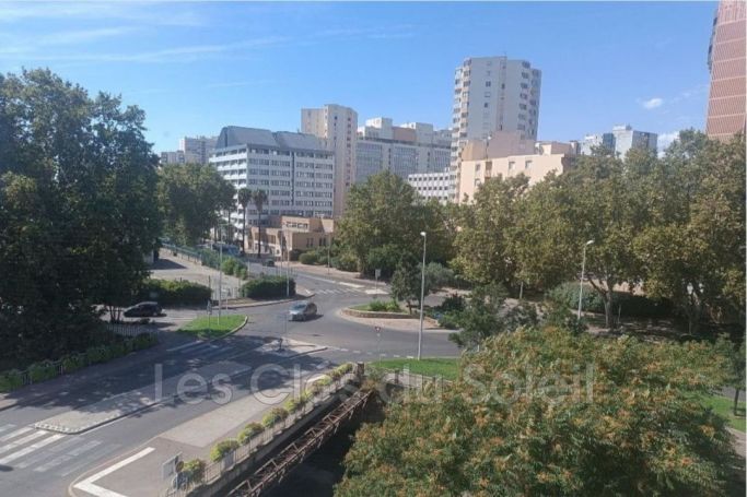 A louer APPARTEMENT T5 97 M2 TERRASSE BORD DE MER TOULON