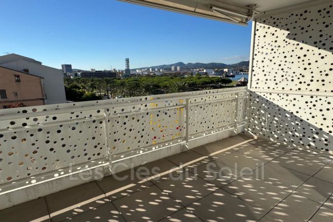 A louer APPARTEMENT T3 62 M2 TERRASSE BORD DE MER LA SEYNE SUR MER