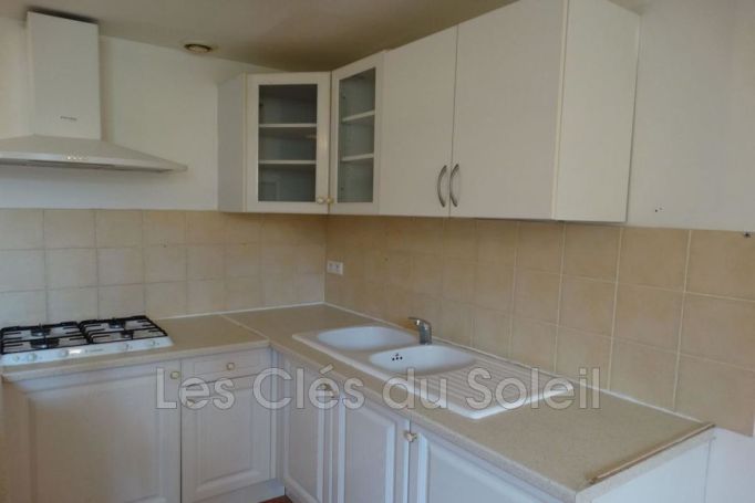 A louer APPARTEMENT T3 68 M2  BRIGNOLES