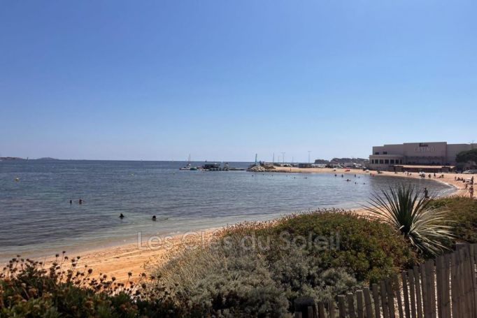 A louer APPARTEMENT T3 64 M2 TERRASSE VUE MER BANDOL