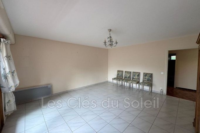 A louer APPARTEMENT T3 70 M2 TERRASSE BORD DE MER TOULON