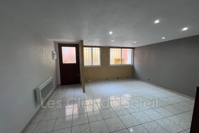 A louer APPARTEMENT T2 53 M2 BORD DE MER BANDOL